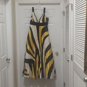 DOLCE JOVANI women's 16 black yellow accordion pleats embellished cockta…